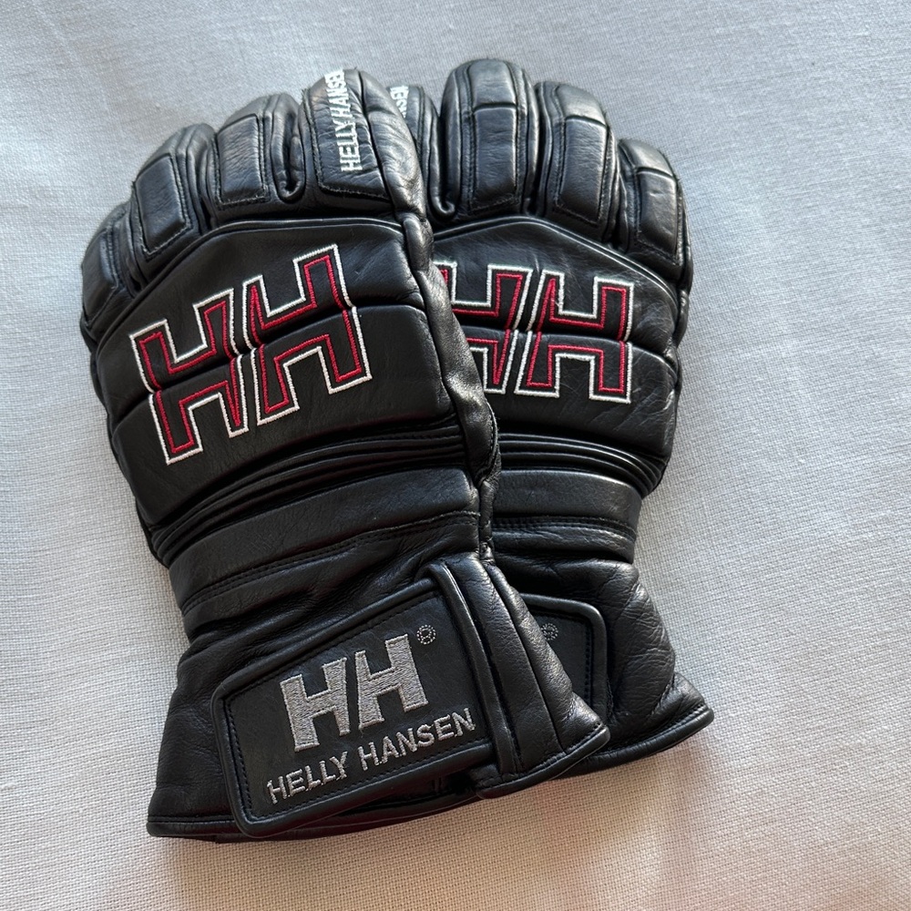 Helly Hansen Black Gloves with Red Detailing